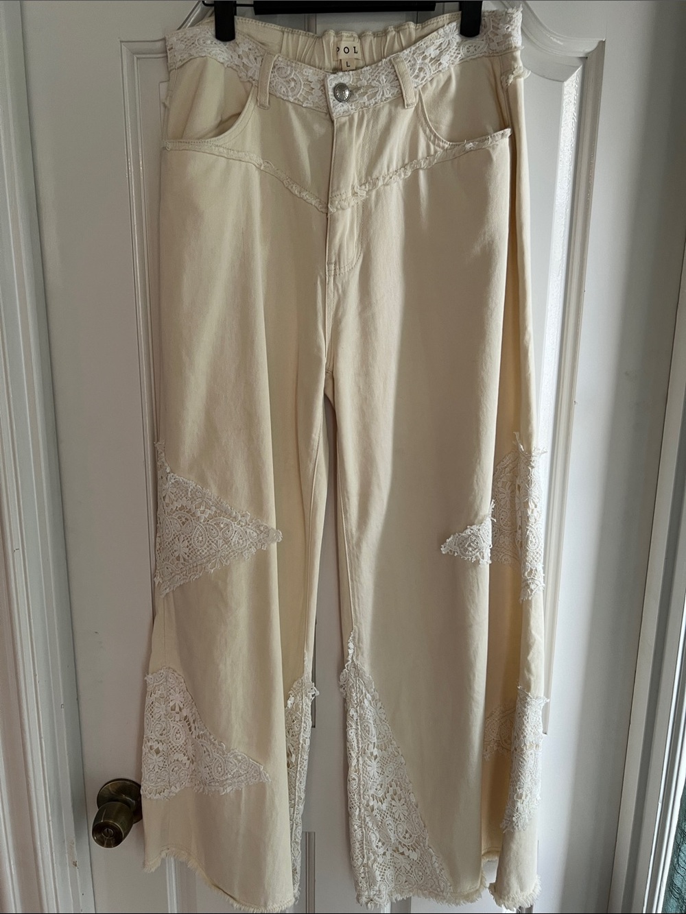 POL Cream Lace-Trim Buttoned Waist Pants. Elastic back waistband for extra give